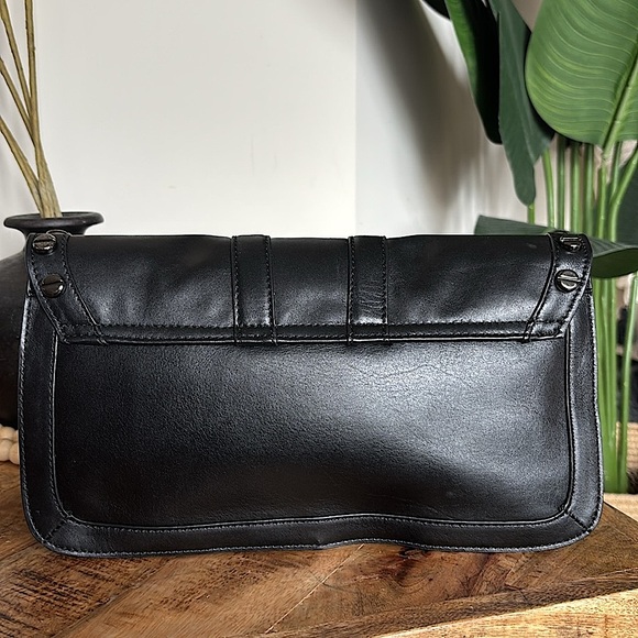 🔒❤️VTG NWOT BETSEY JOHNSON Leather Heart Lock Clutch❤️🔒 - Picture 4 of 15